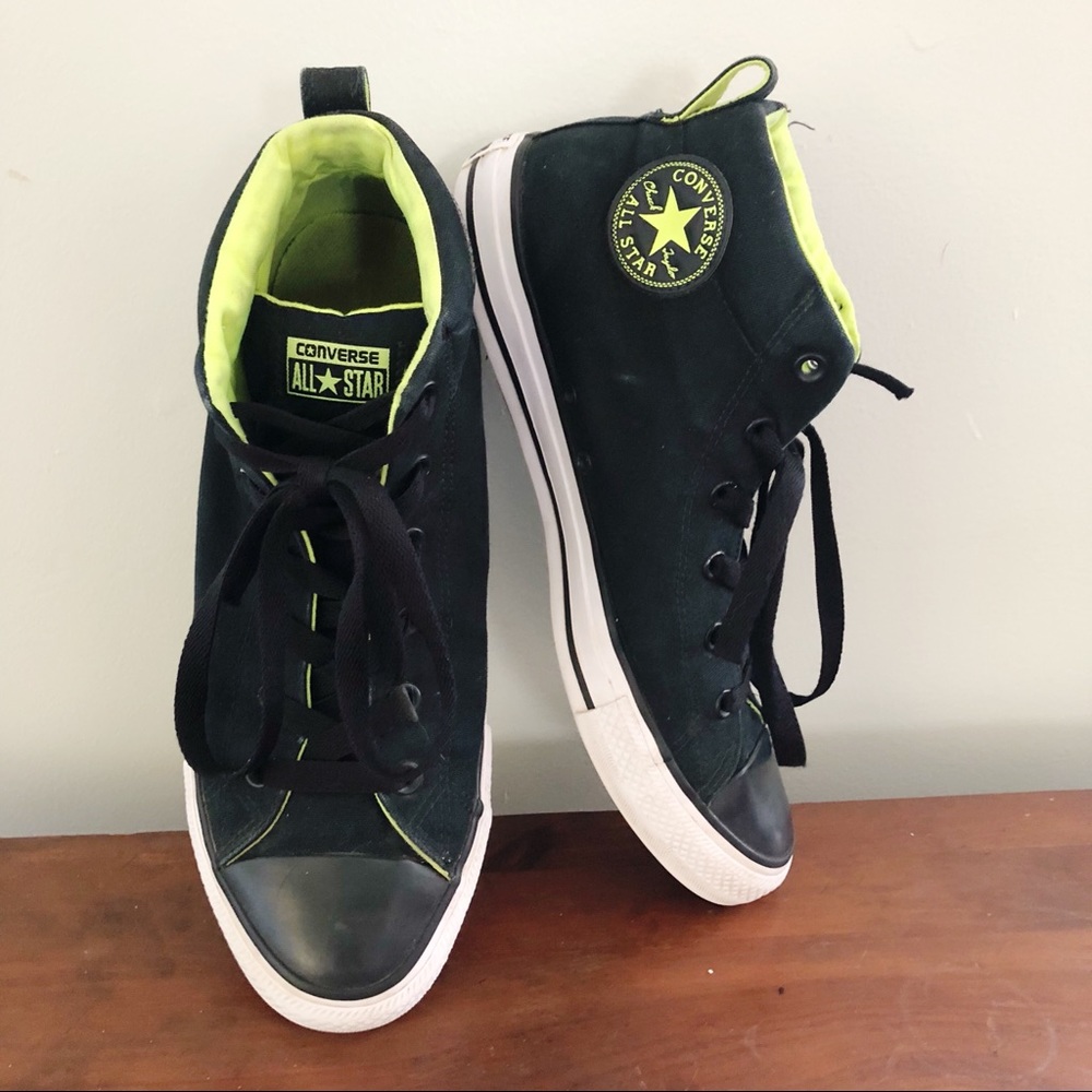 Converse Chuck Taylor’s men’s size 11 sneakers